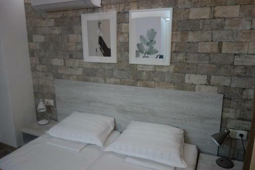 Hostal Sofia Place House