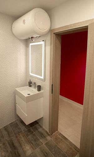 Turquoise And Magenta Apartaments
