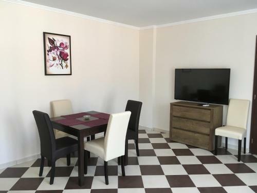 Hasienda Beach Apartments