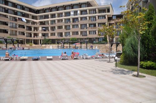 Luxor Apartments