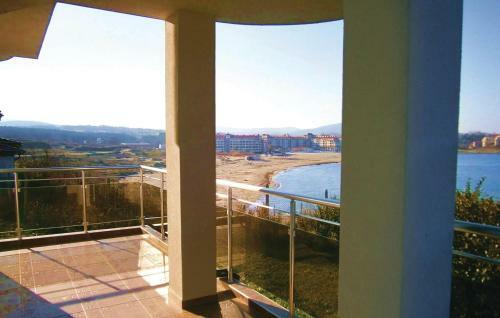 Two-bedroom Holiday Home In Tsarevo