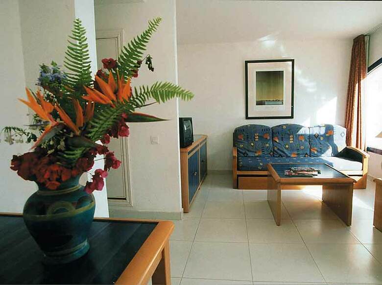 Apartamentos Las Palmeras I & II