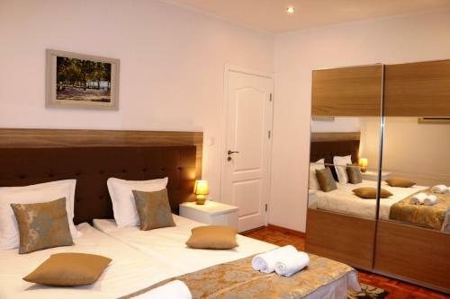 Central Varna Apartment - Lets4holiday
