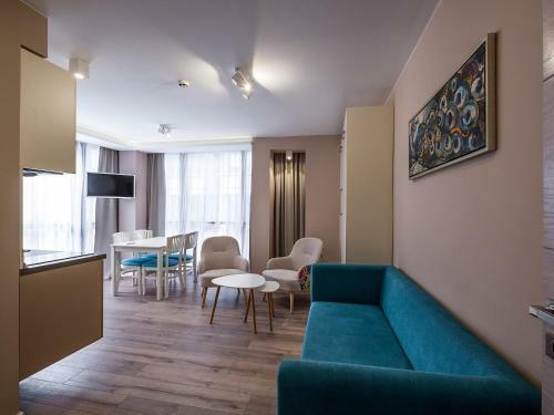 Hotel Caro Apartments & Rooms