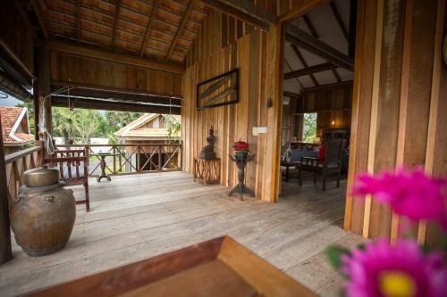 Hotel Kampot River Residence