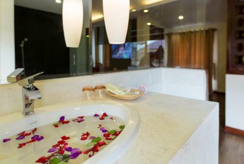 Hotel 360 Resort
