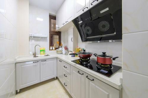Baoding Lianchi�baoding Railway Station� Locals Apartment 00166410