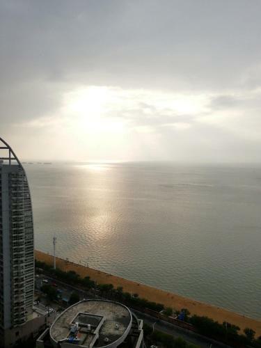 Guanhaige First Line Seaview Apartment