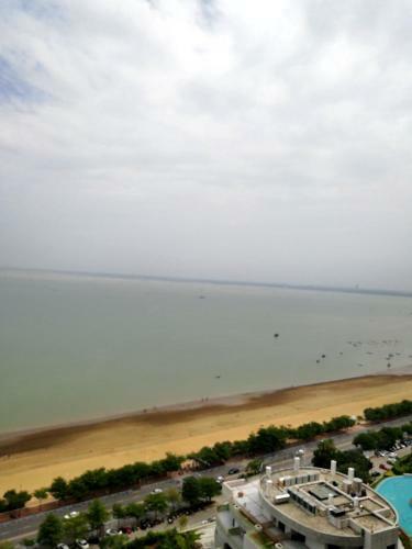 Guanhaige First Line Seaview Apartment
