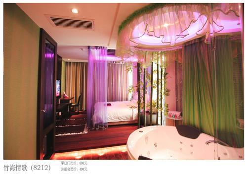 Crystal Theme Hotel