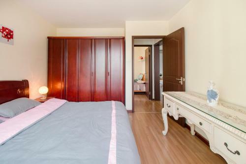 Joy City Deluxe Two-bedroom Apartment