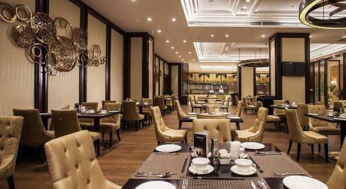 Zhixin Holiday Hotel