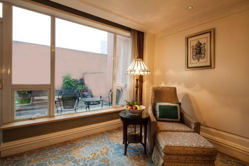 Chongqing Aowei Hotel