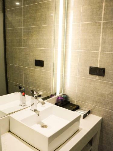 Xinyi Art Suit Hotel
