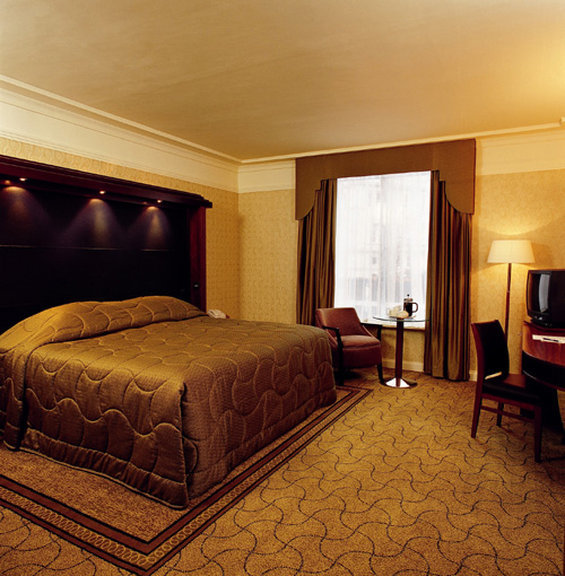 Hotel The Queens