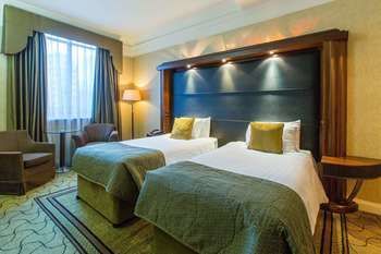Hotel The Queens