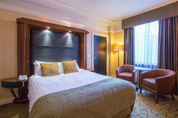 Hotel The Queens