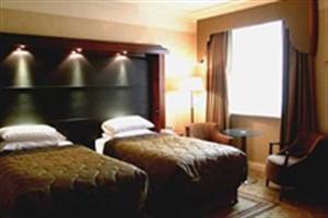 Hotel The Queens