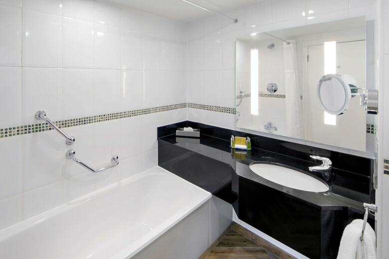 Hotel Doubletree By Hilton Manchester Airport