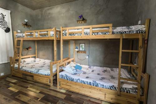 1984 Relax Hostel