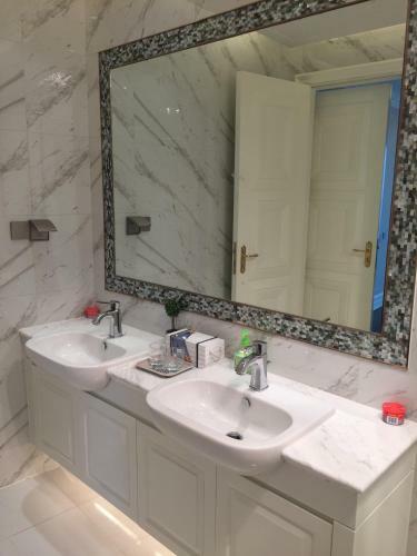 Xiamen Twin Tower Silver Seaview Apartment