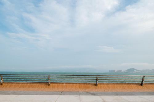 Xiamen Twin Tower Silver Seaview Apartment