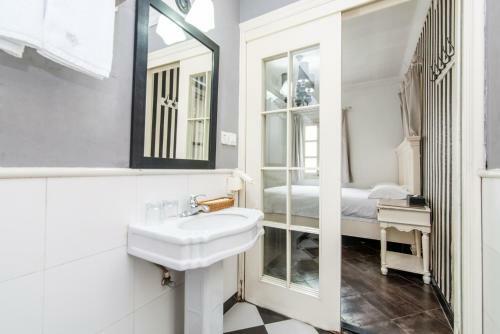 Hostal Gulang Yu Xiaobai Gong Guest House