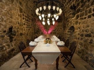 Hotel Kasr-i Nehroz