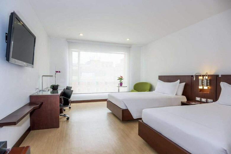 Hotel NH Royal Urban 93