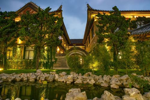 Qinhuangdao Xinting Calligraphy Hotel
