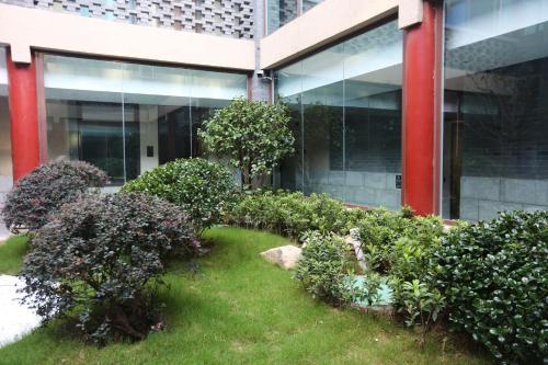 Deyi Banhai Tingshu Hotel