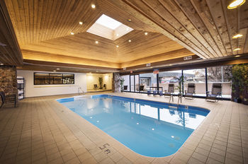 Thompson Hotel And Conference Centre
