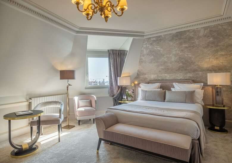 Hotel Champs Elysees Plaza