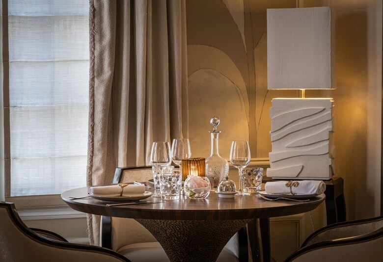 Hotel Champs Elysees Plaza