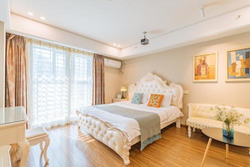 Wanzhu Apartment