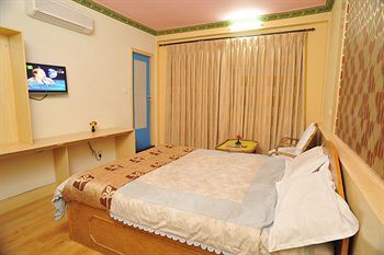 Acme Guest House
