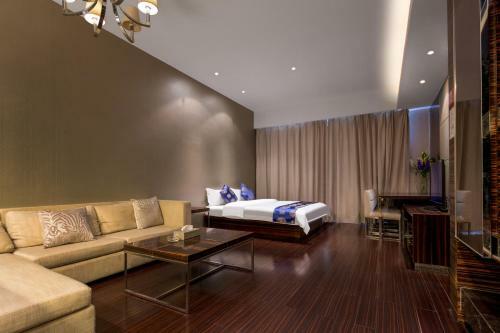 Rosalind Apartment Gz Poly World Trading Center