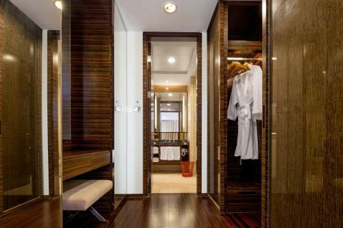 Rosalind Apartment Gz Poly World Trading Center