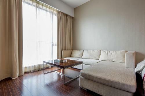 Rosalind Apartment Gz Poly World Trading Center