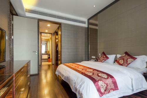 Rosalind Apartment Gz Poly World Trading Center