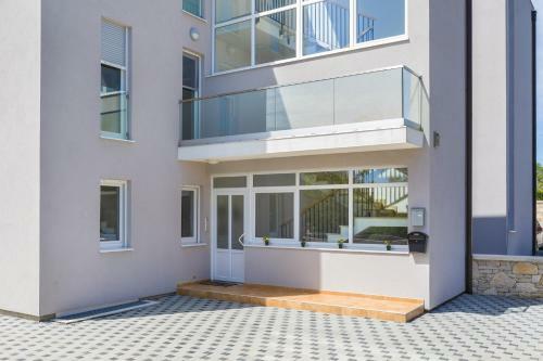 Family Friendly Apartment Near The Sea