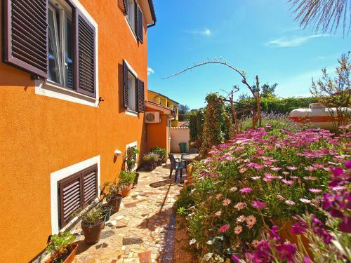 Apartments Dragan 1077