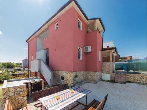 Five-bedroom Holiday Home In Banjole