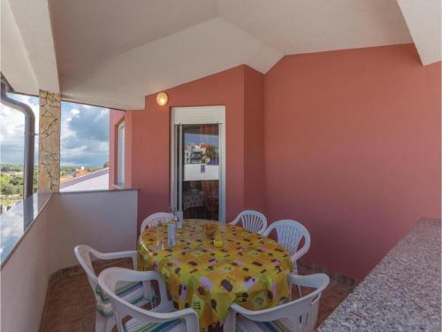 Five-bedroom Holiday Home In Banjole