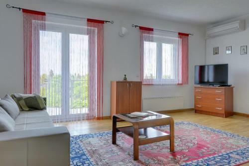 Apartments Mamuzic