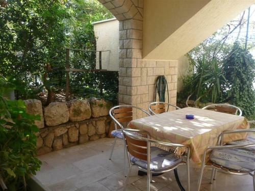 Apartment In Barbat/insel Rab 16210b