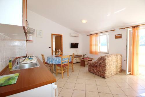 Apartments Lucijana