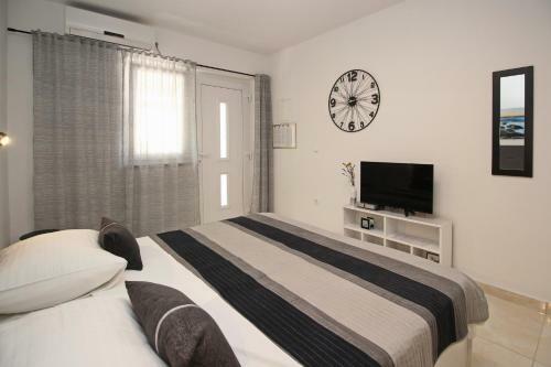 Apartments Karamarko