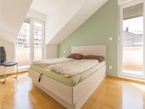 Three-bedroom Apartment In Baska Voda