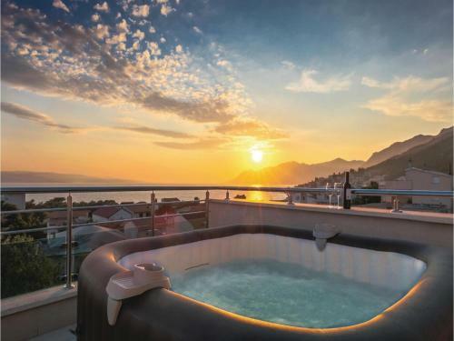 Three-bedroom Apartment In Baska Voda